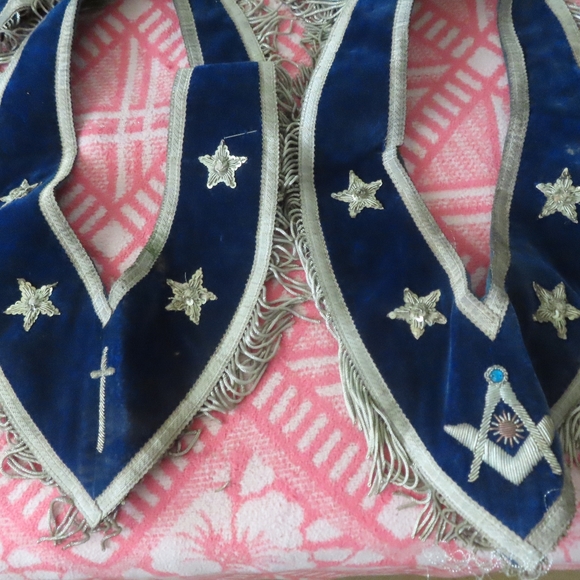 Antique Masonic Collar MFG By C.E. Ward Co. New London Ohio lot of 11 30s 40s - Picture 3 of 11